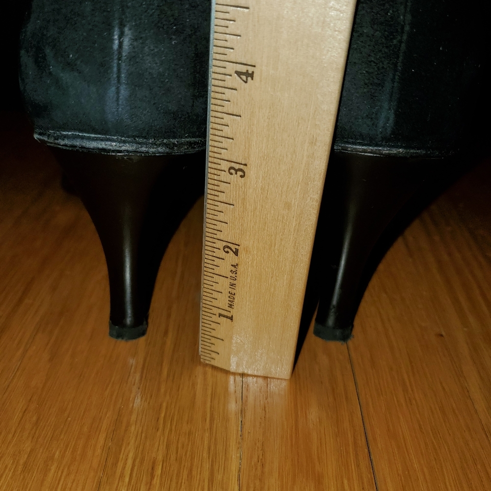 BCBG MAXAZRIA suede boots - Picture 7 of 13